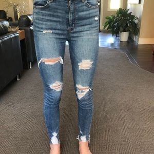AMERICAN EAGLE HIGHEST WAISTED SKINNY JEANS SIZE 2